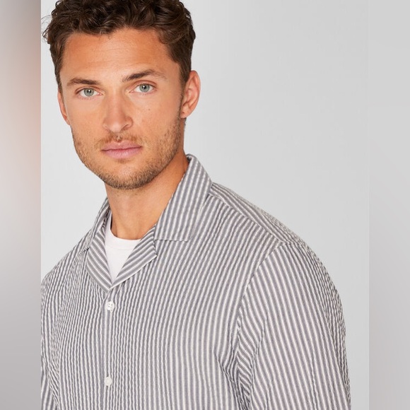 Club Monaco Short Sleeve Camp Collar Seersucker Button Down Shirt Grey - M - NWT - Picture 4 of 10